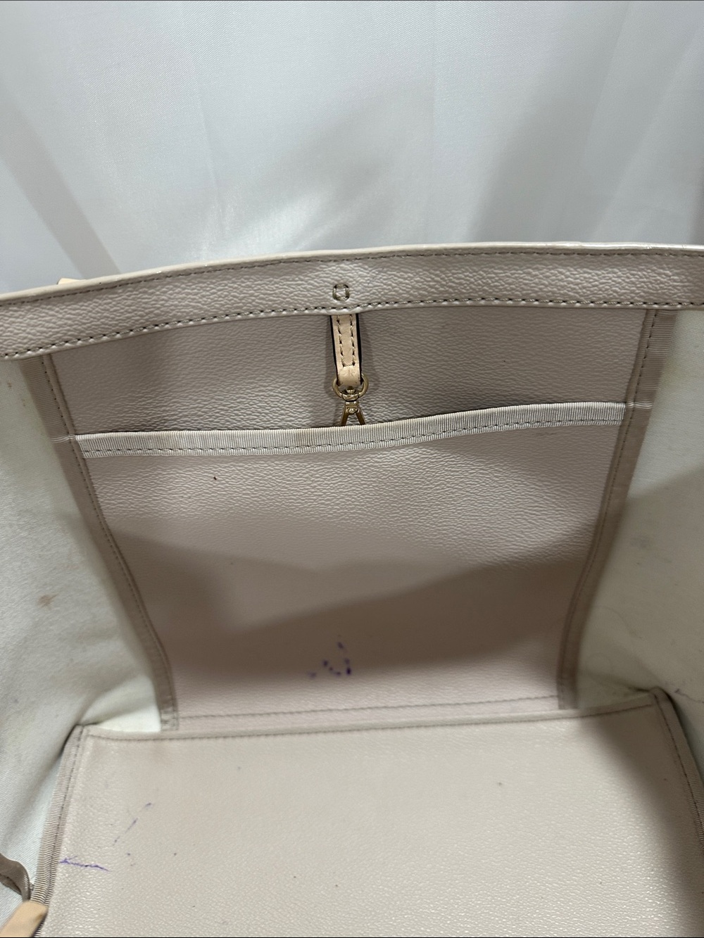 Classic Striped Tote Bag in Beige and White - Picture 4 of 4